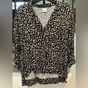 Womens Brand New Size Large Top. #1306